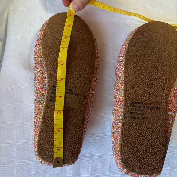 Torrid Moccasin Sparkle Faux Fur Slippers NWOT  Size 7 WW Fairy Barbiecore - Picture 12 of 13